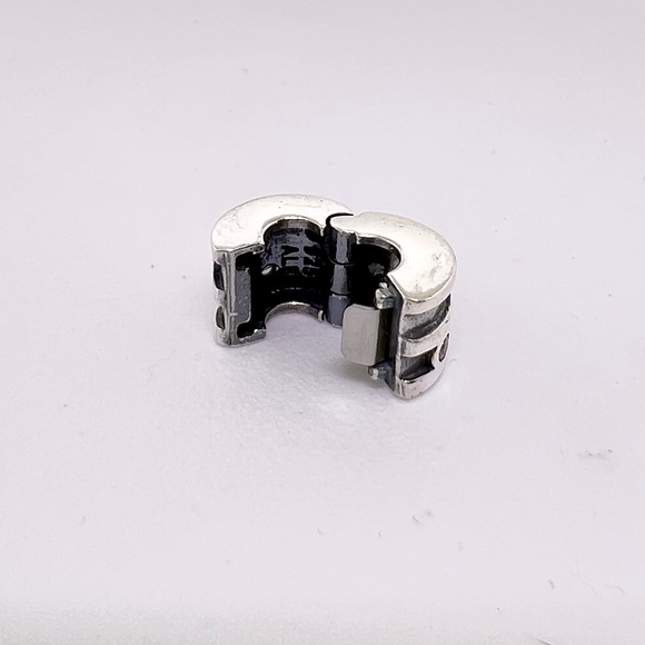 Authentic PANDORA Sparkling Clear CZ 790291CZ Clip Charm Sterling Silver - Picture 6 of 6